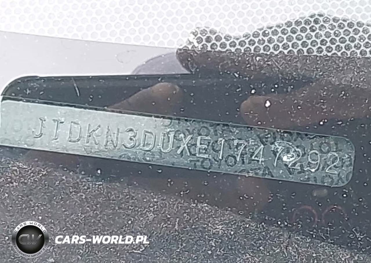 2014 Toyota Prius Two VIN:JTDKN3DUXE1747292 - 17