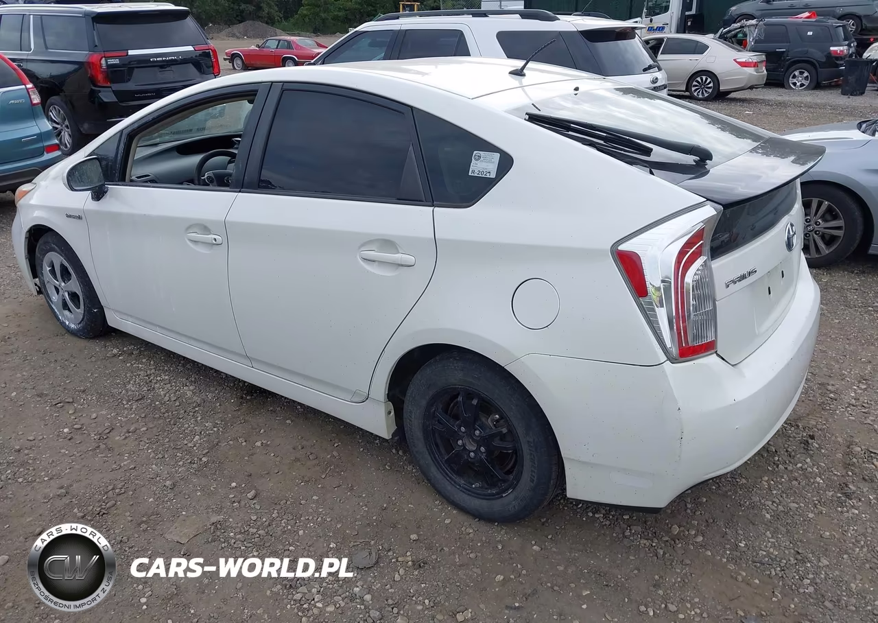 2014 Toyota Prius Two VIN:JTDKN3DUXE1747292 - 3