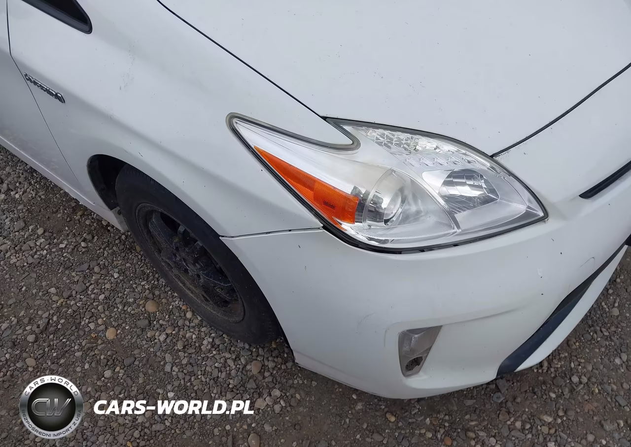2014 Toyota Prius Two VIN:JTDKN3DUXE1747292 - 6