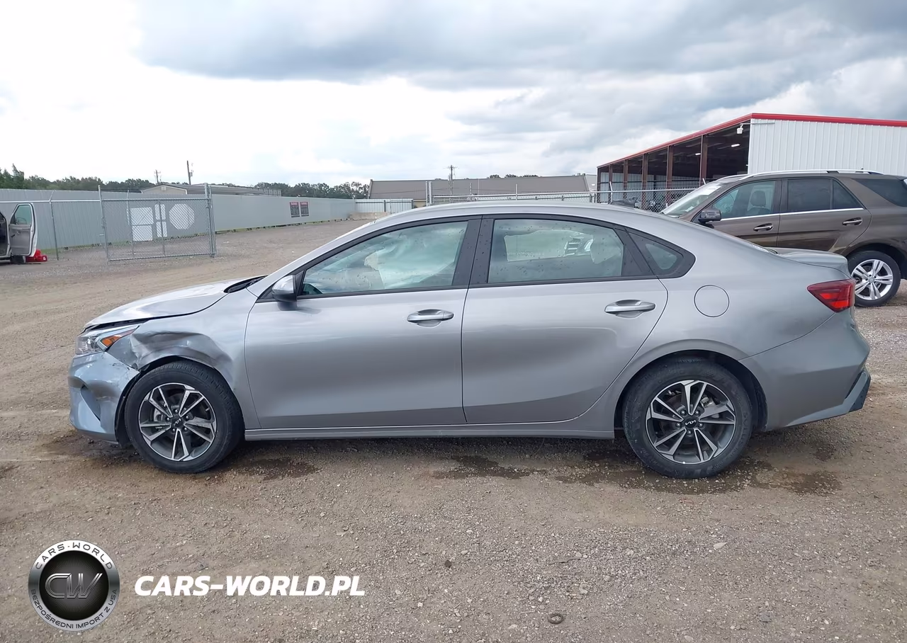 2024 Kia Forte Lxs VIN:3KPF24AD1RE751271 - 15