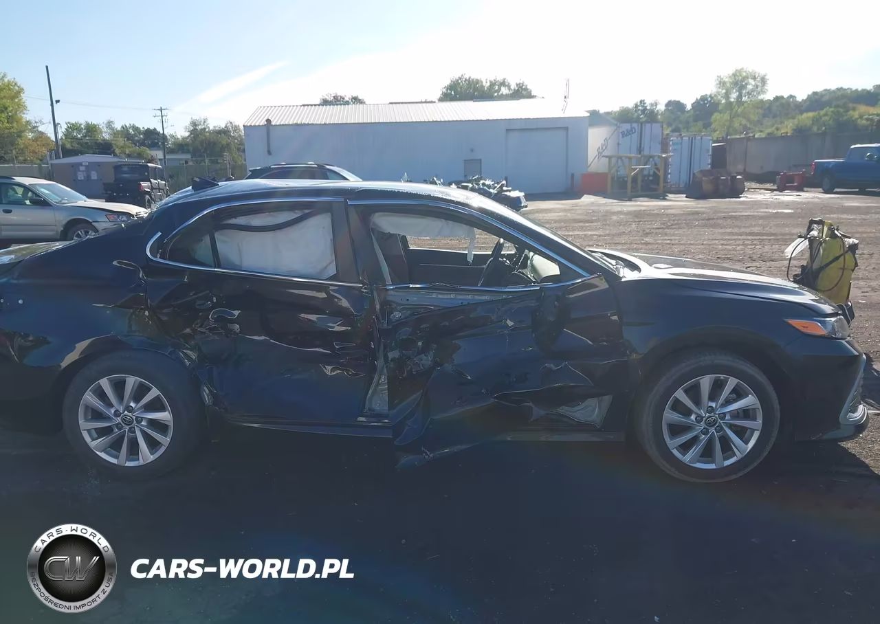 2024 Toyota Camry Le VIN:4T1C11AK9RU842286 - 13