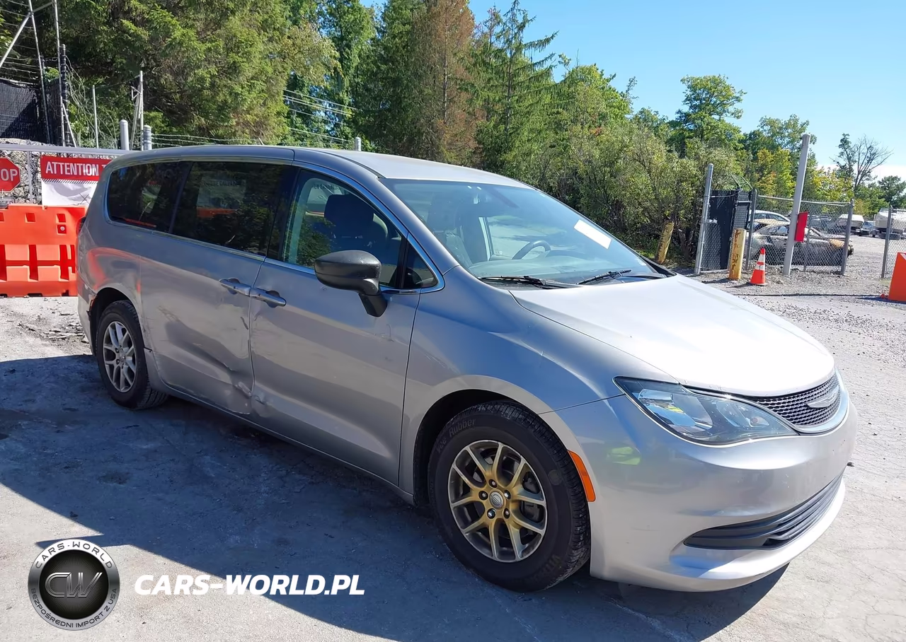 2017 Chrysler Pacifica Touring – zdjęcie 1 z 17