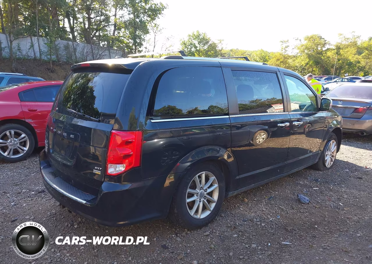2018 Dodge Grand Caravan Sxt VIN:2C4RDGCG8JR248680 - 4
