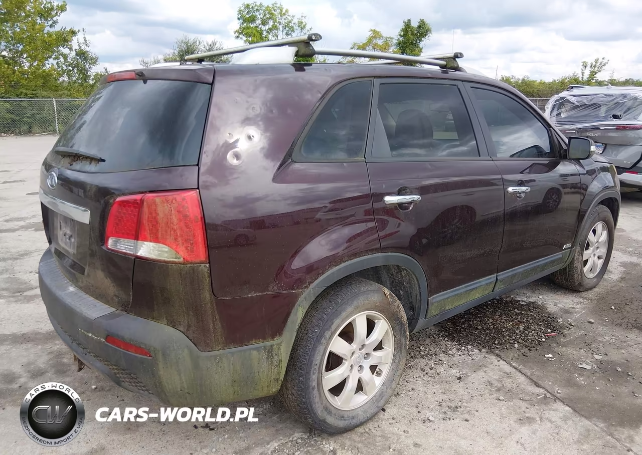 2011 Kia Sorento Lx V6 VIN:5XYKTDA20BG169391 - 4