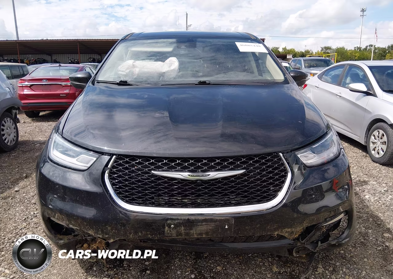 2023 Chrysler Pacifica Touring L VIN:2C4RC1BG0PR563922 - 12
