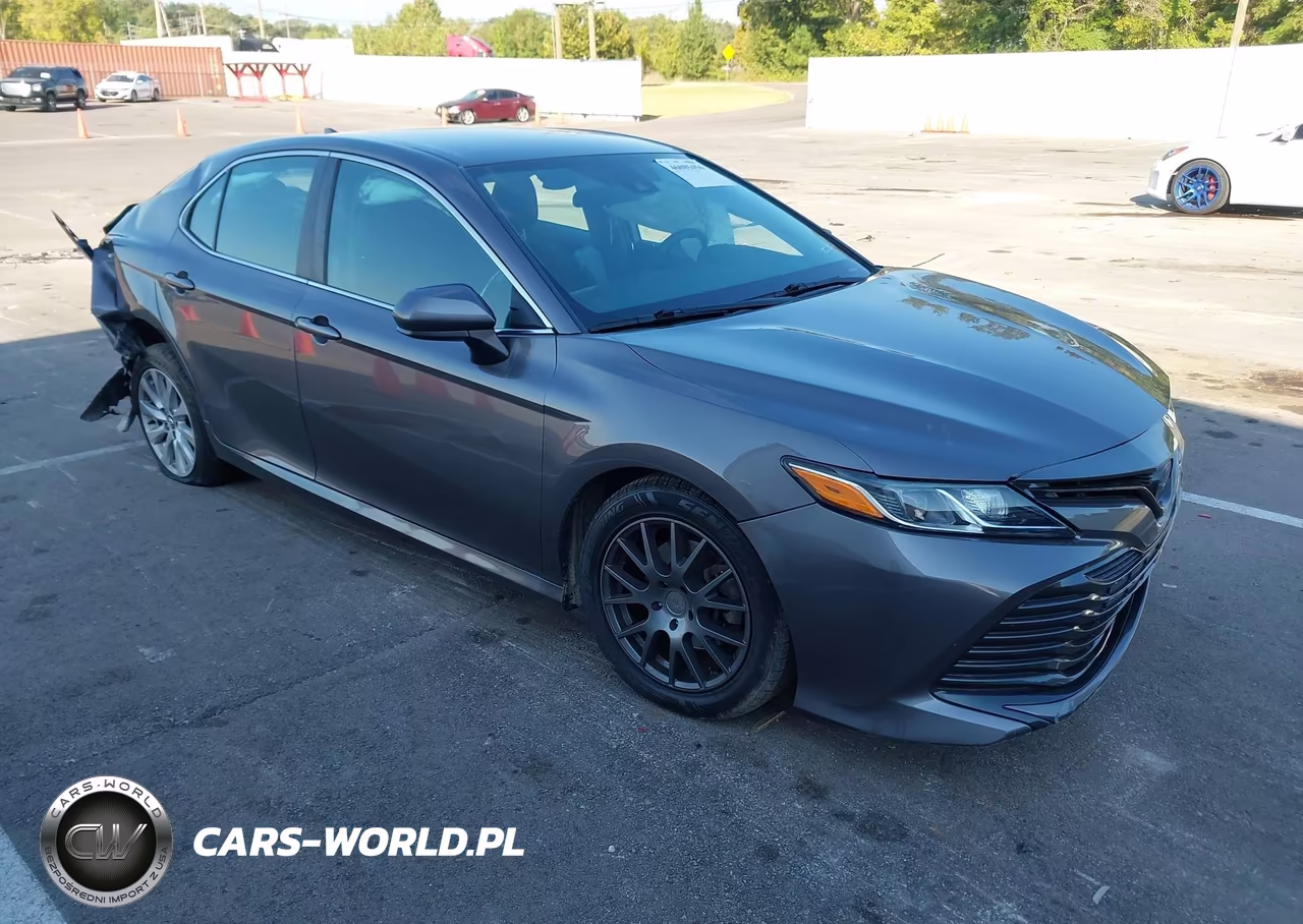 2020 Toyota Camry Le – zdjęcie 1 z 16