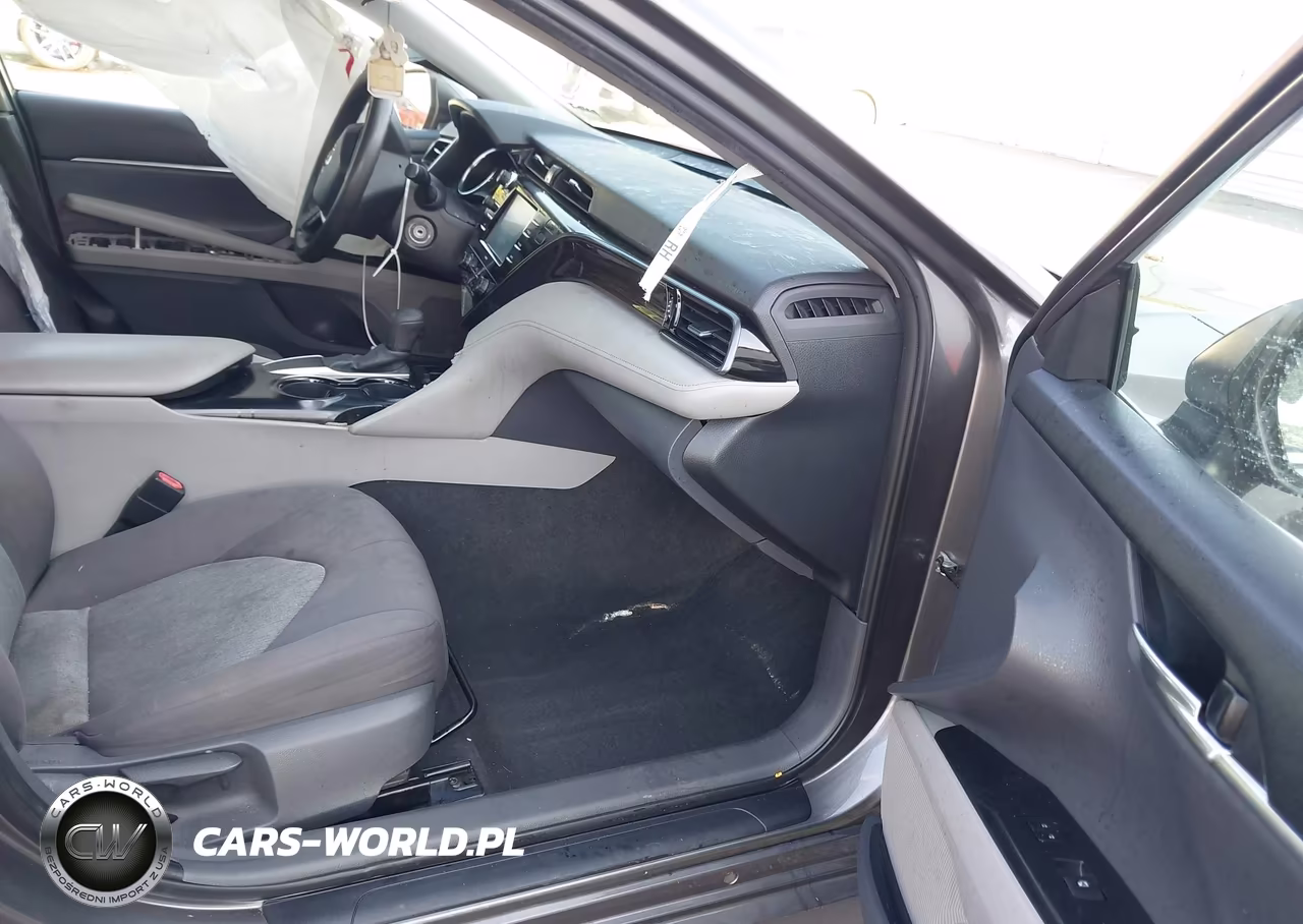 2020 Toyota Camry Le VIN:4T1C11AK3LU314105 - 5