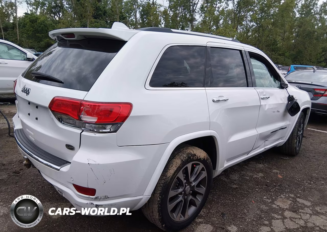 2017 Jeep Grand Cherokee Overland 4X4 VIN:1C4RJFCG3HC790436 - 4