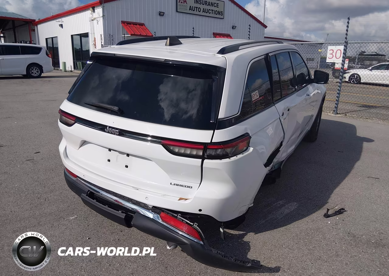 2023 Jeep Grand Cherokee Laredo 4X2 VIN:1C4RJGAG7P8859252 - 4
