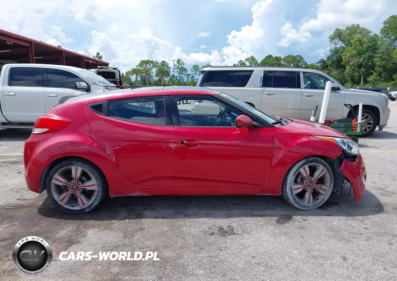 2012 Hyundai Veloster Base W-Red-Black VIN:KMHTC6AD5CU077934 - 13