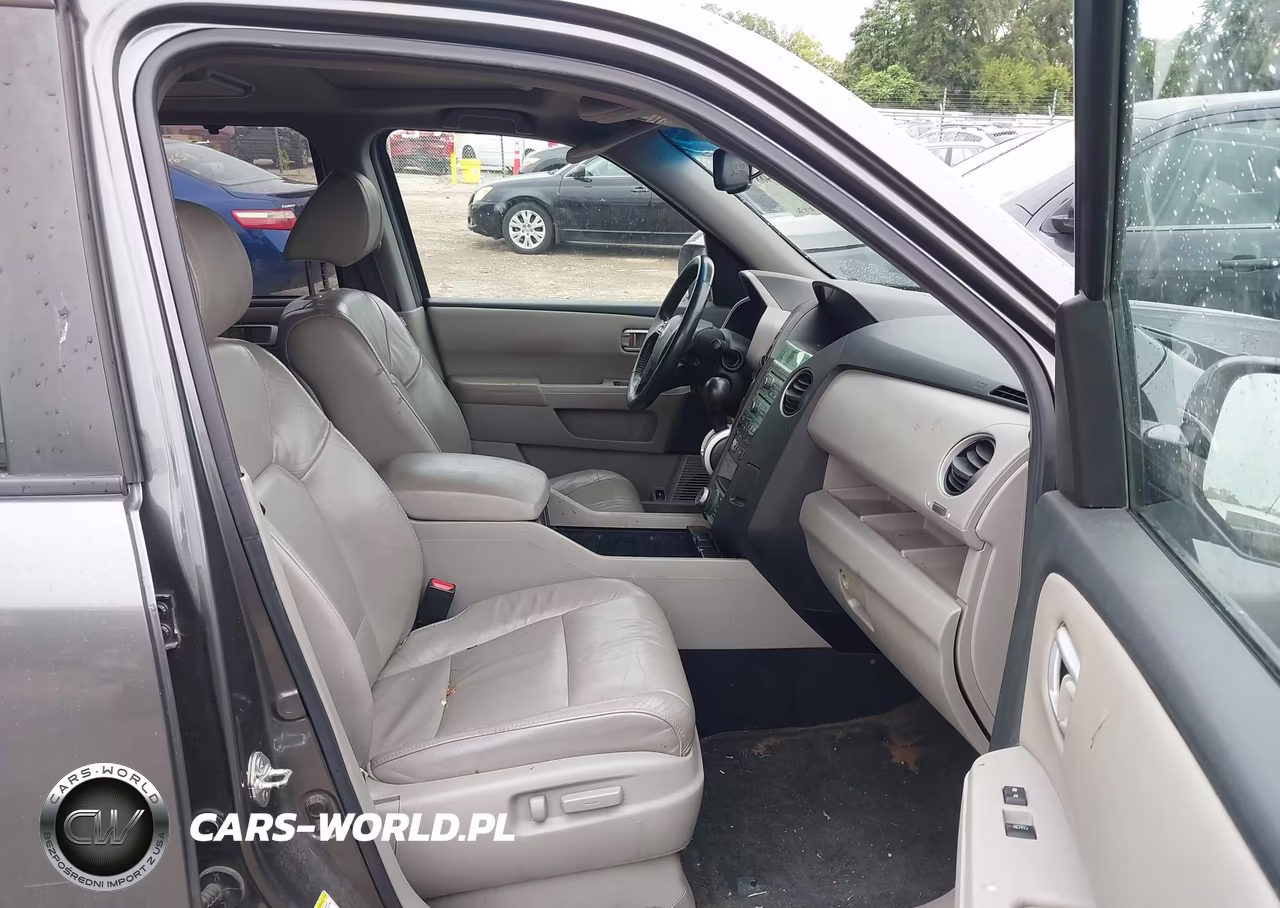 2011 Honda Pilot Touring VIN:5FNYF4H98BB074640 - 5
