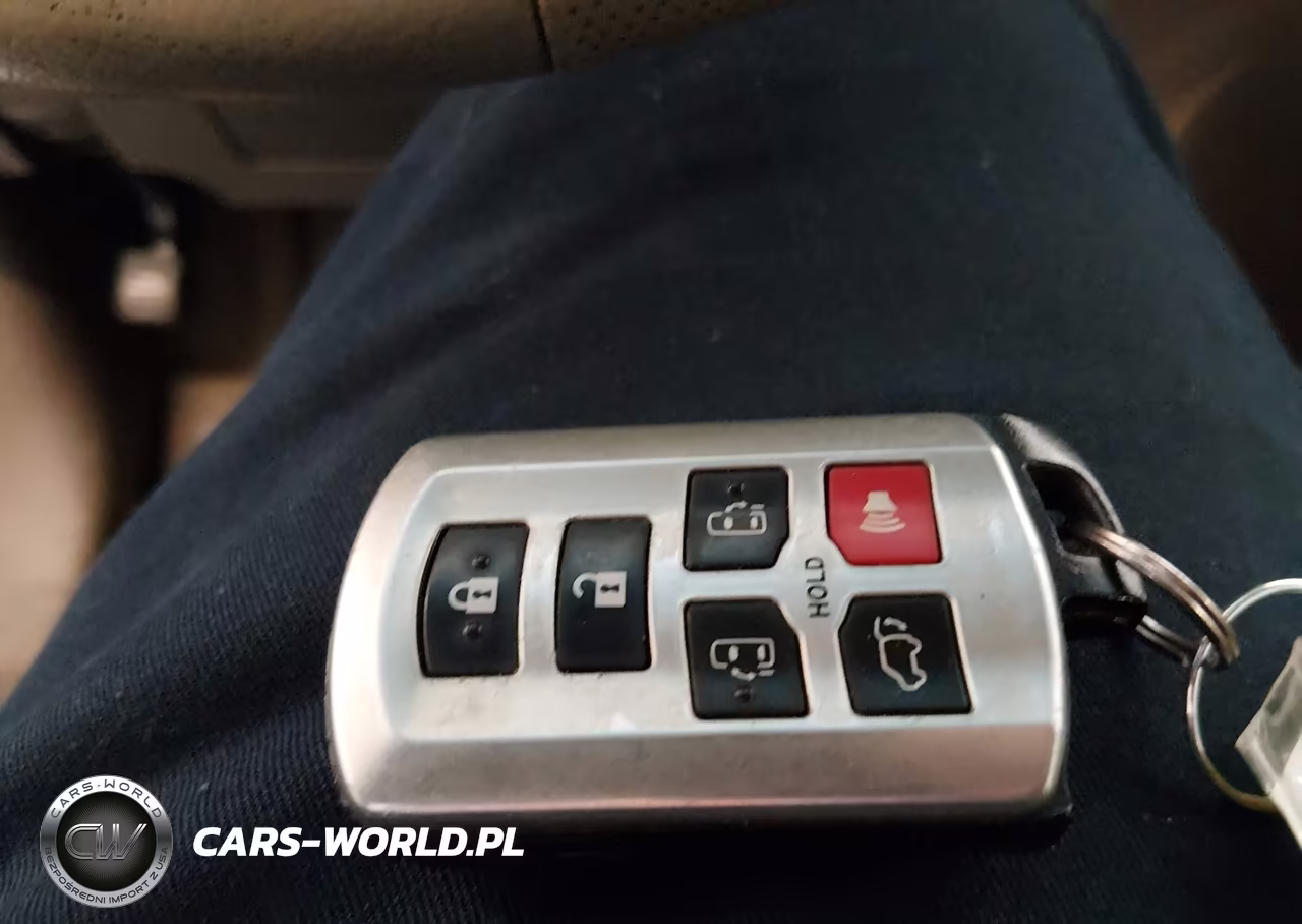 2013 Toyota Sienna Xle V6 8 Passenger VIN:5TDYK3DC0DS378938 - 11