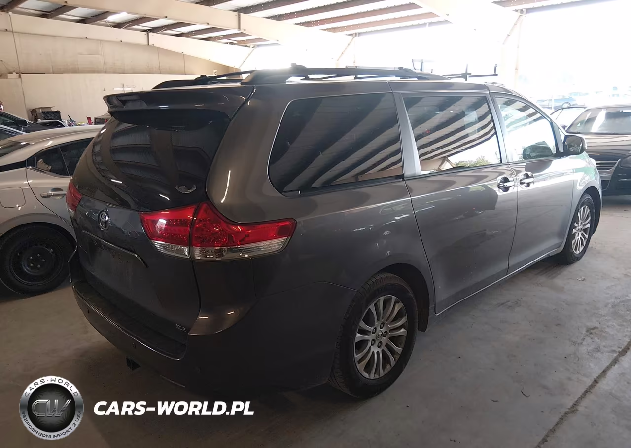 2013 Toyota Sienna Xle V6 8 Passenger VIN:5TDYK3DC0DS378938 - 4