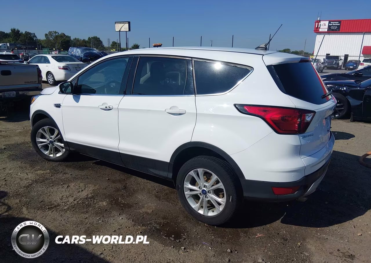 2019 Ford Escape Se VIN:1FMCU0GDXKUA30012 - 3