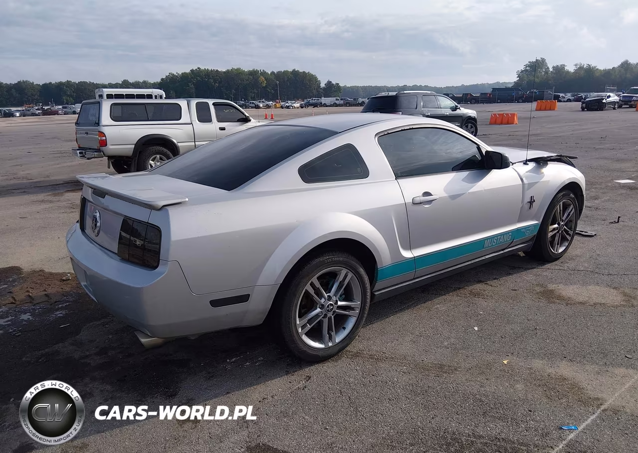 2007 Ford Mustang V6 Deluxe-V6 Premium VIN:1ZVFT80N375367688 - 4