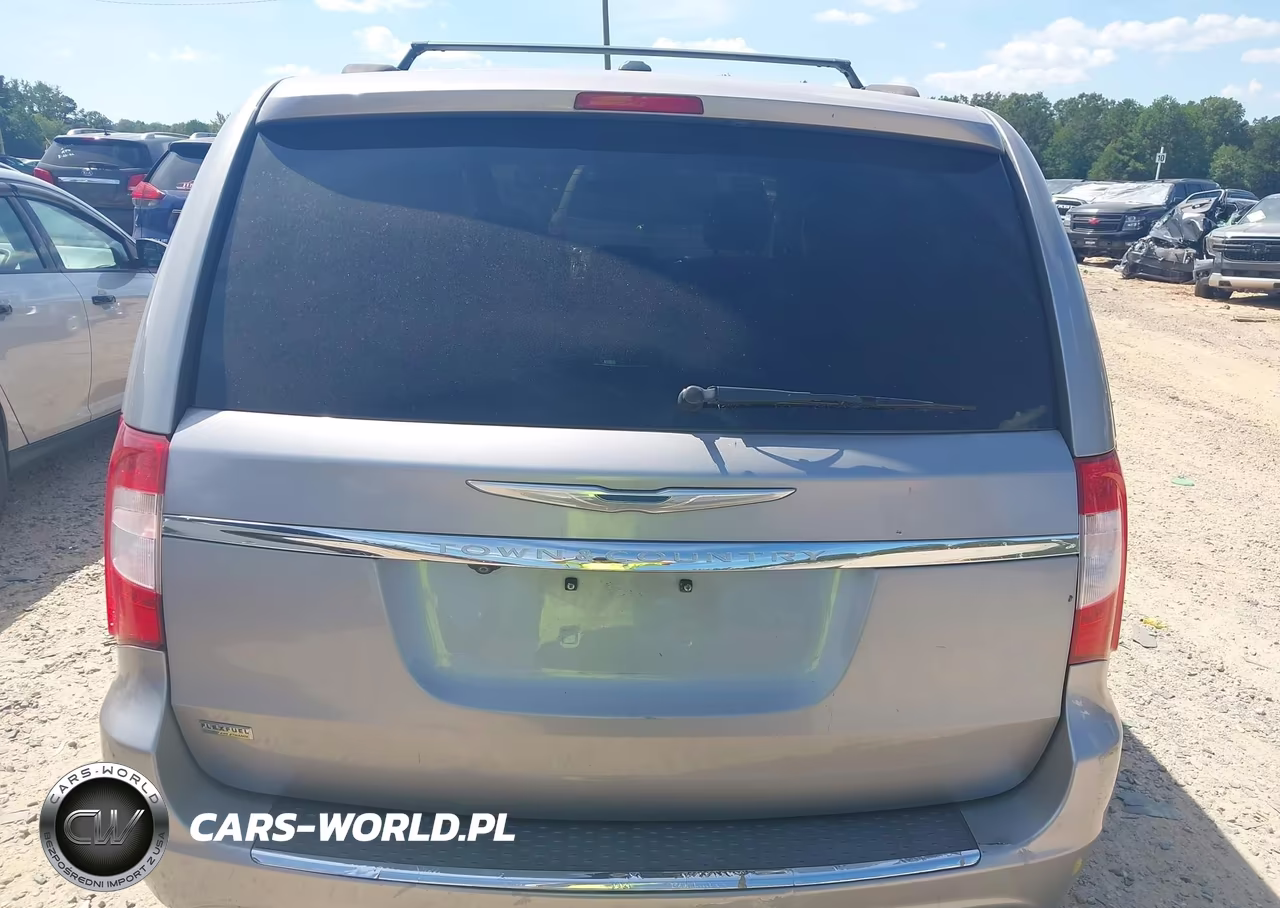2014 Chrysler Town & Country Touring VIN:2C4RC1BG5ER357878 - 16
