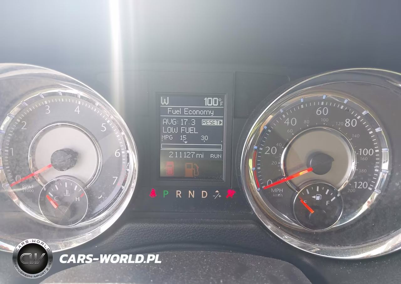 2014 Chrysler Town & Country Touring VIN:2C4RC1BG5ER357878 - 7