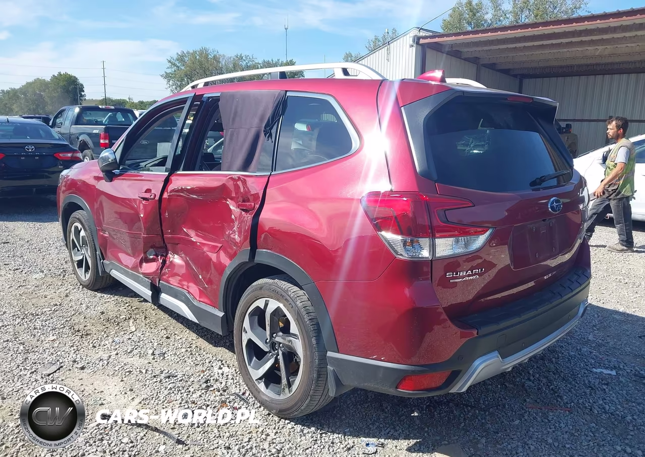 2023 Subaru Forester Touring VIN:JF2SKARC9PH472569 - 3