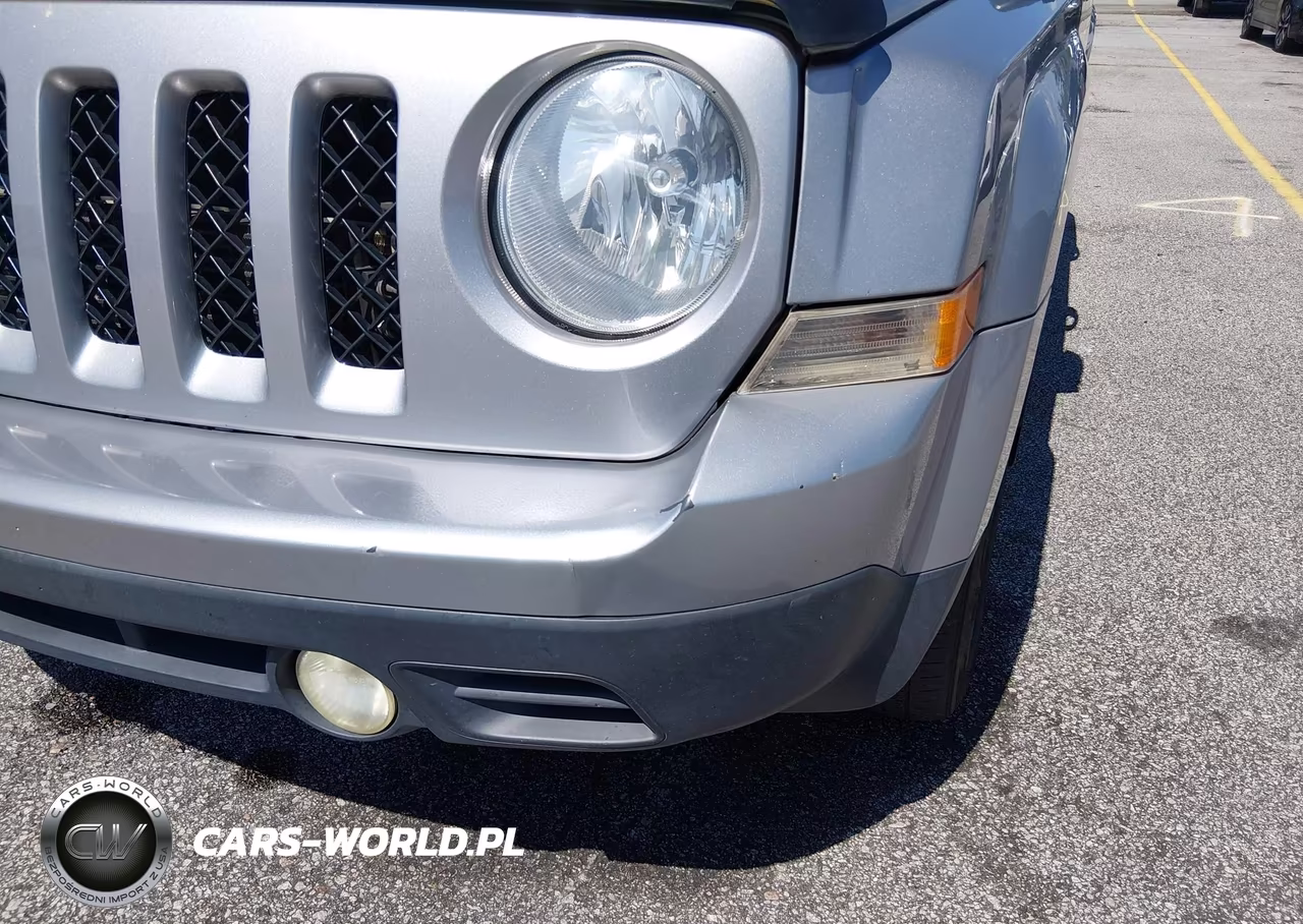 2015 Jeep Patriot Latitude VIN:1C4NJPFB1FD400946 - 6