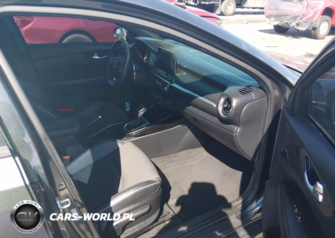 2020 Kia Forte Gt-Line VIN:3KPF34AD9LE175966 - 5