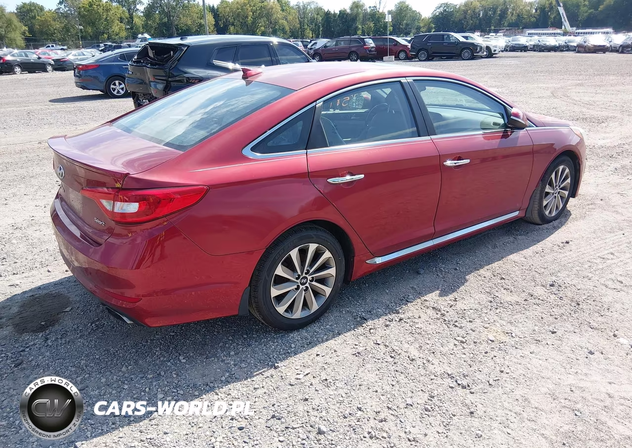 2016 Hyundai Sonata Sport VIN:5NPE34AF1GH395603 - 4