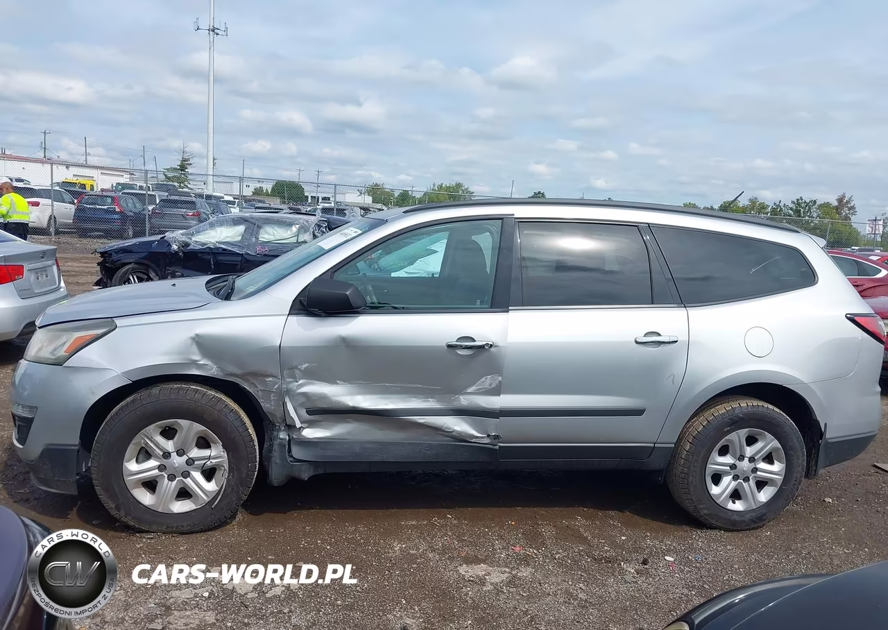 2015 Chevrolet Traverse Ls VIN:1GNKRFKDXFJ188098 - 14