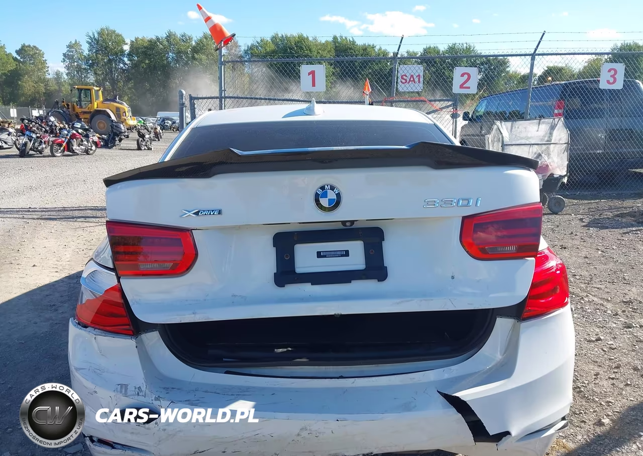 2018 BMW 330I xDrive VIN:WBA8D9C52JEM32772 - 16