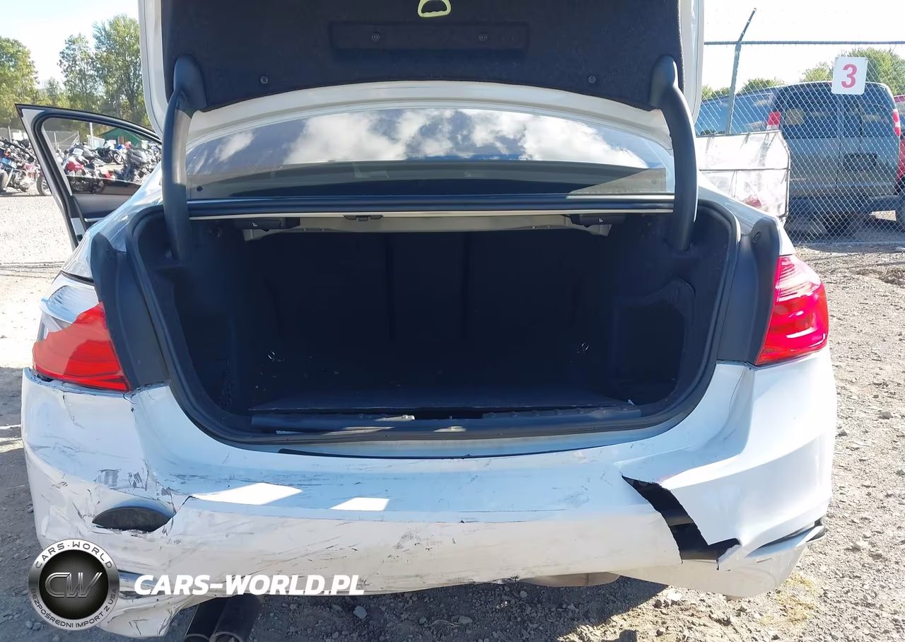 2018 BMW 330I xDrive VIN:WBA8D9C52JEM32772 - 6