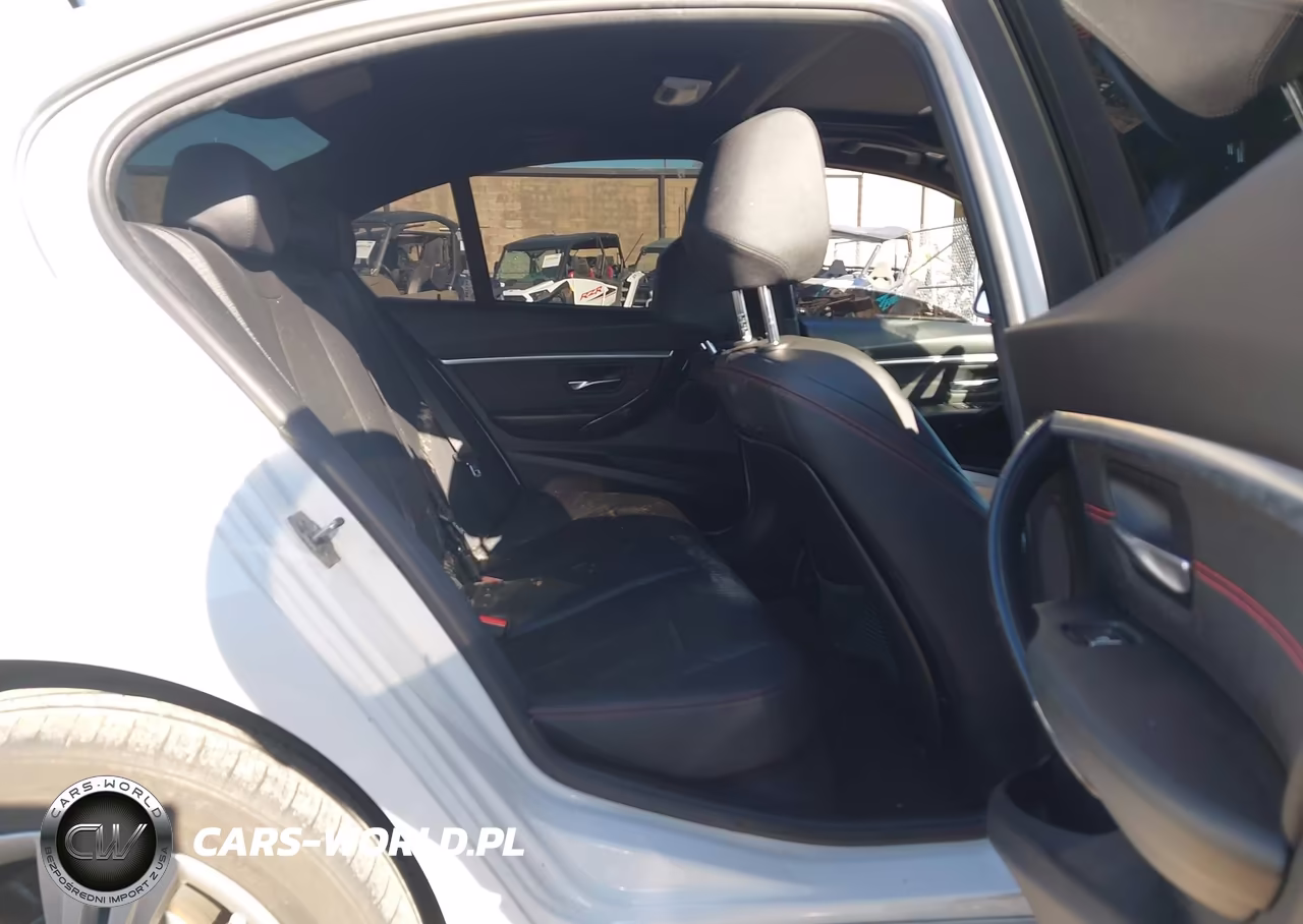 2018 BMW 330I xDrive VIN:WBA8D9C52JEM32772 - 8
