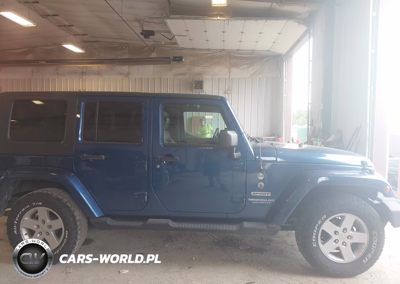 2010 Jeep Wrangler Unlimited Sport VIN:1J4BA3H15AL118060 - 12