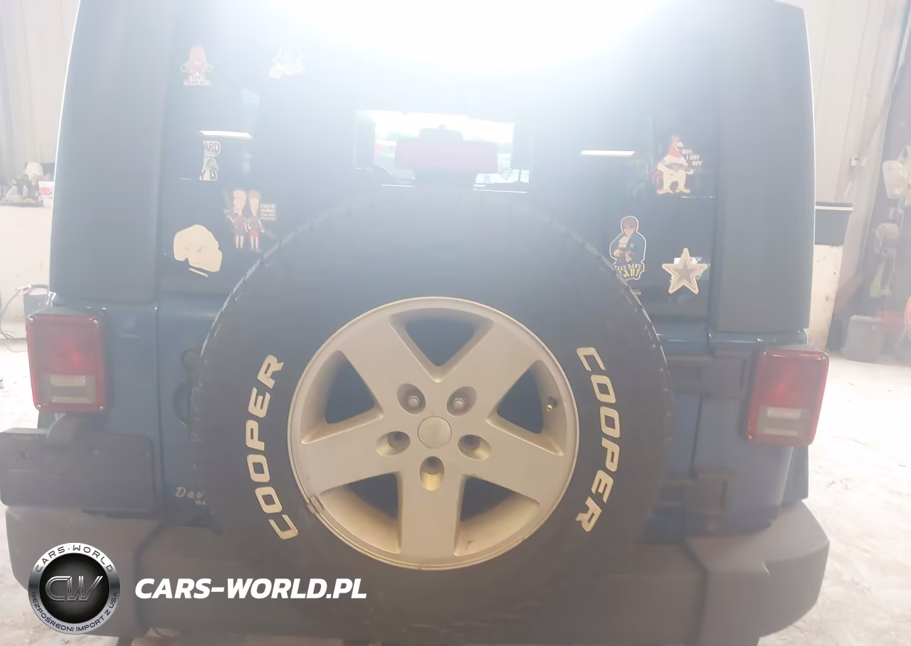 2010 Jeep Wrangler Unlimited Sport VIN:1J4BA3H15AL118060 - 15