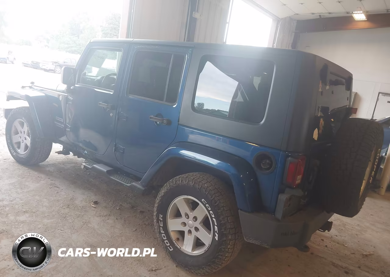 2010 Jeep Wrangler Unlimited Sport VIN:1J4BA3H15AL118060 - 3