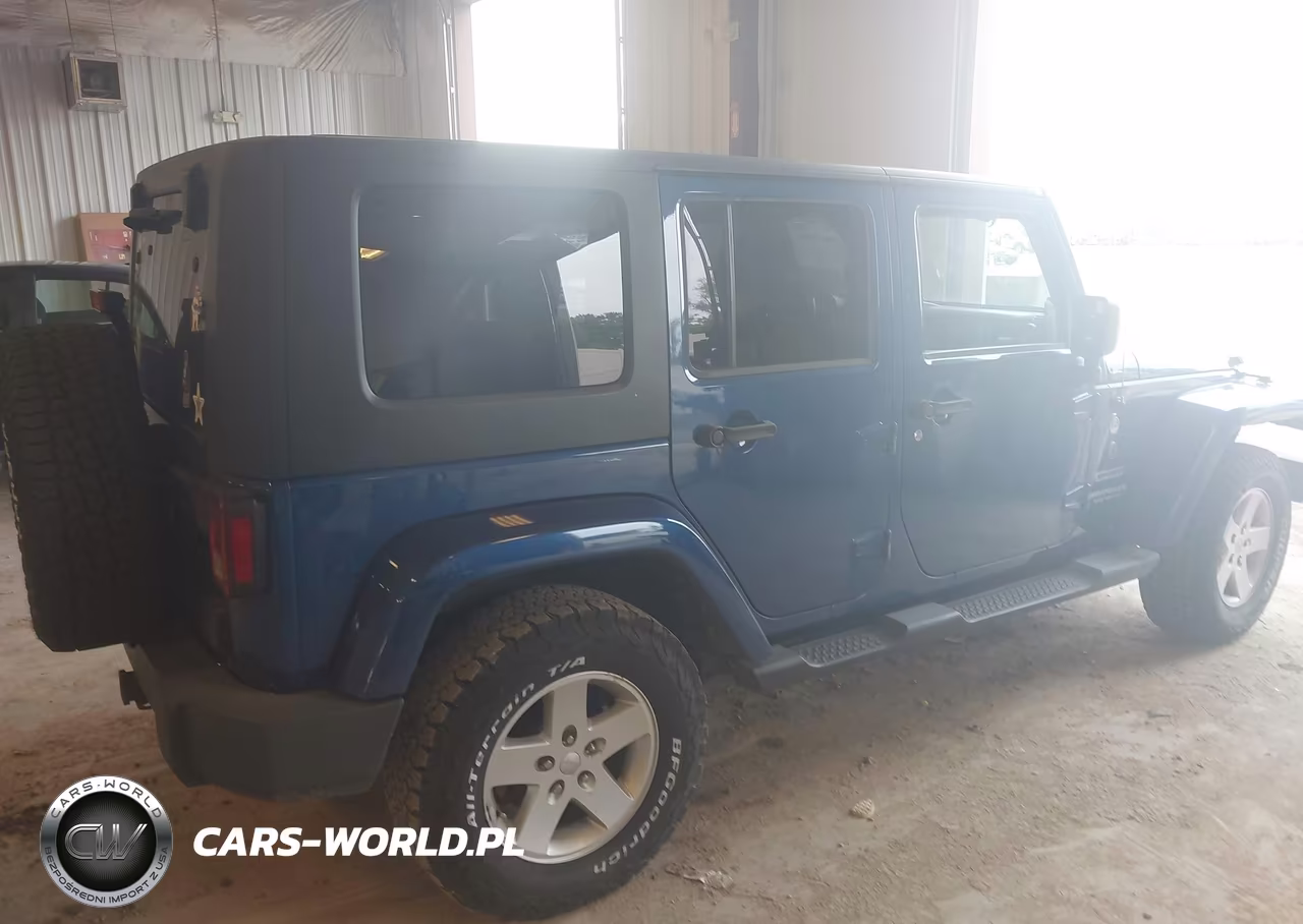 2010 Jeep Wrangler Unlimited Sport VIN:1J4BA3H15AL118060 - 4