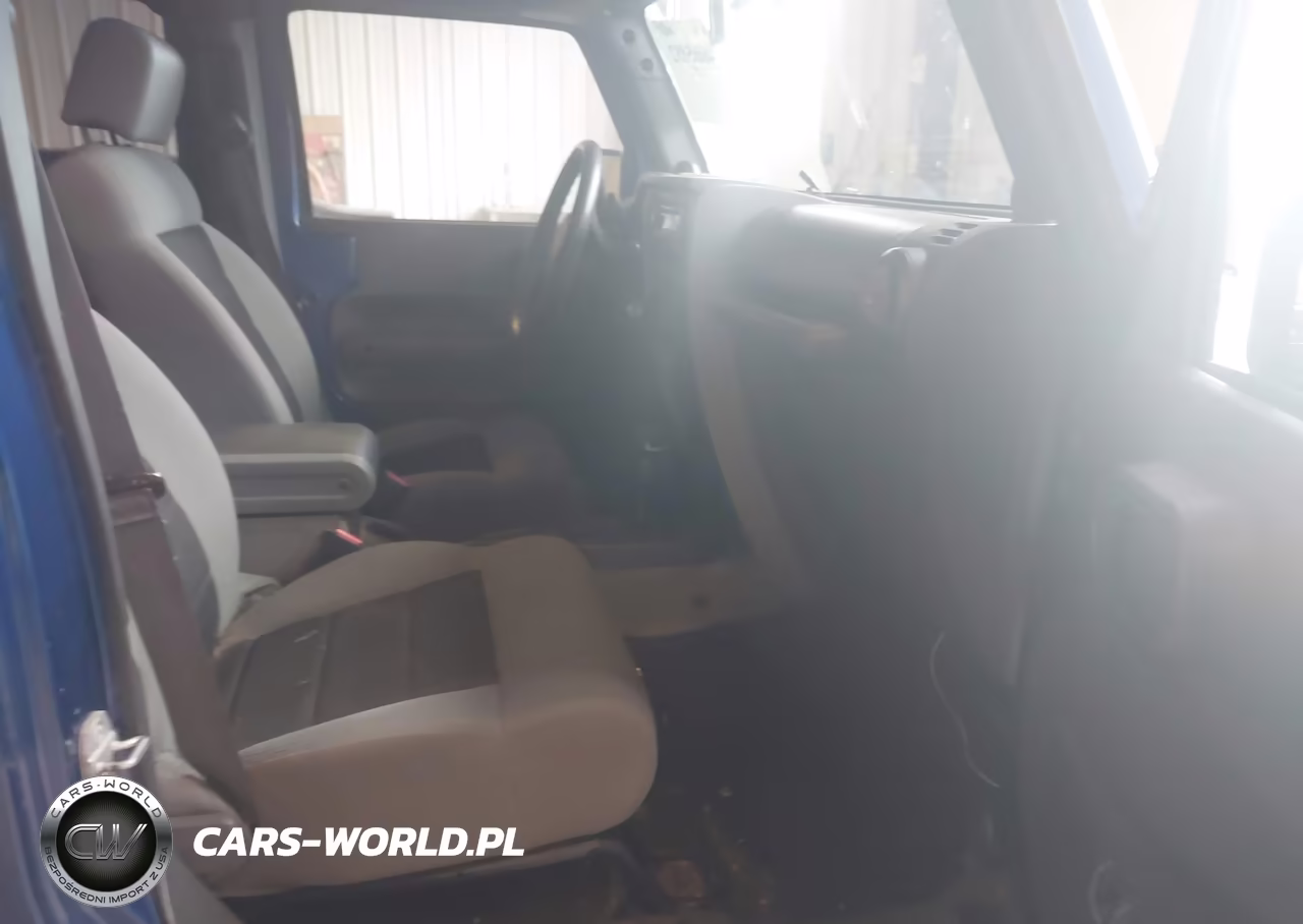 2010 Jeep Wrangler Unlimited Sport VIN:1J4BA3H15AL118060 - 5