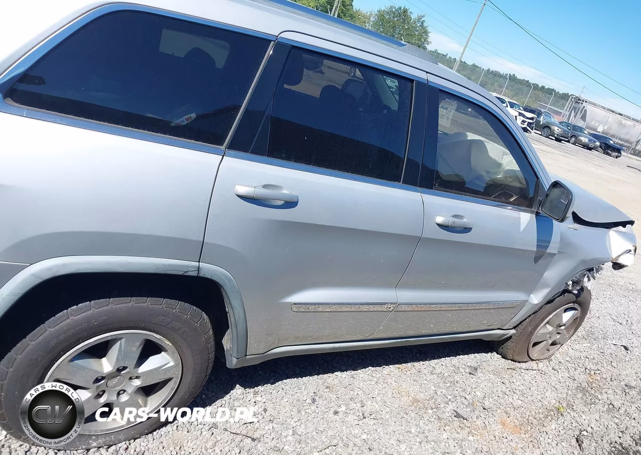 2011 Jeep Grand Cherokee Laredo VIN:1J4RS4GG3BC535105 - 13