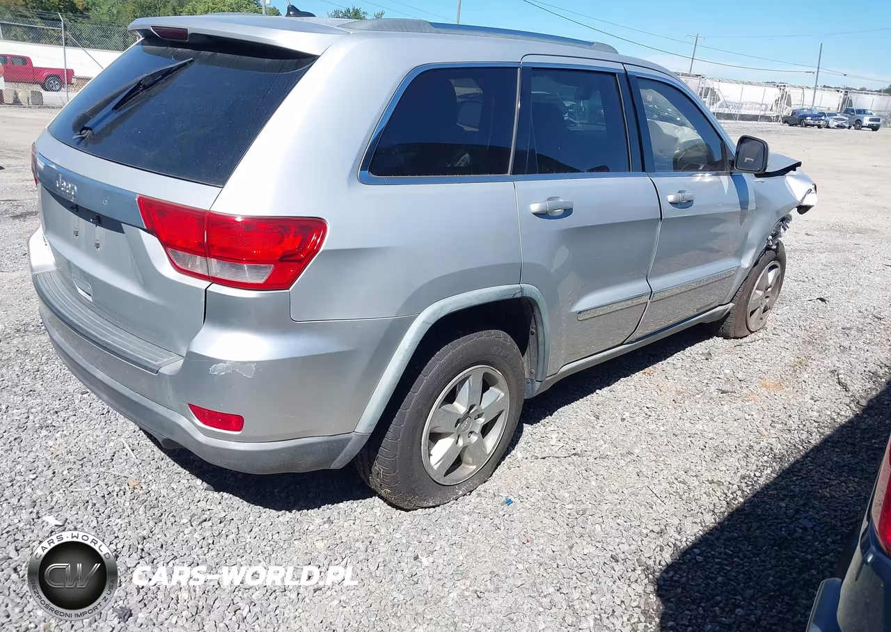 2011 Jeep Grand Cherokee Laredo VIN:1J4RS4GG3BC535105 - 4