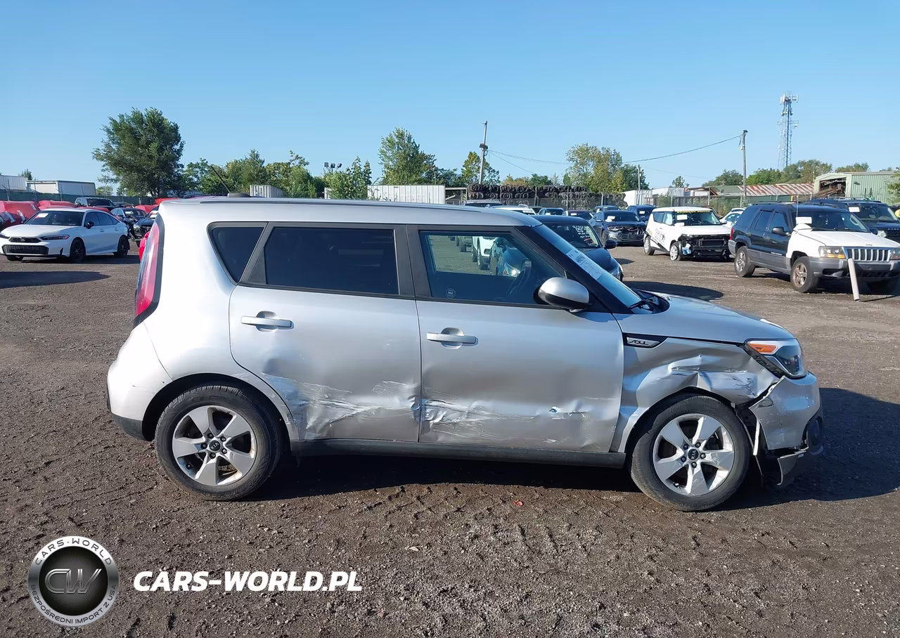 2018 Kia Soul VIN:KNDJN2A28J7613686 - 13