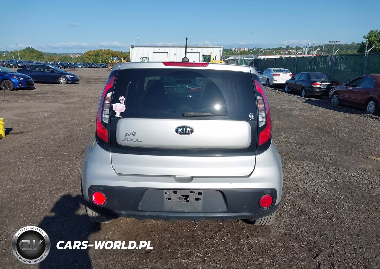 2018 Kia Soul VIN:KNDJN2A28J7613686 - 16