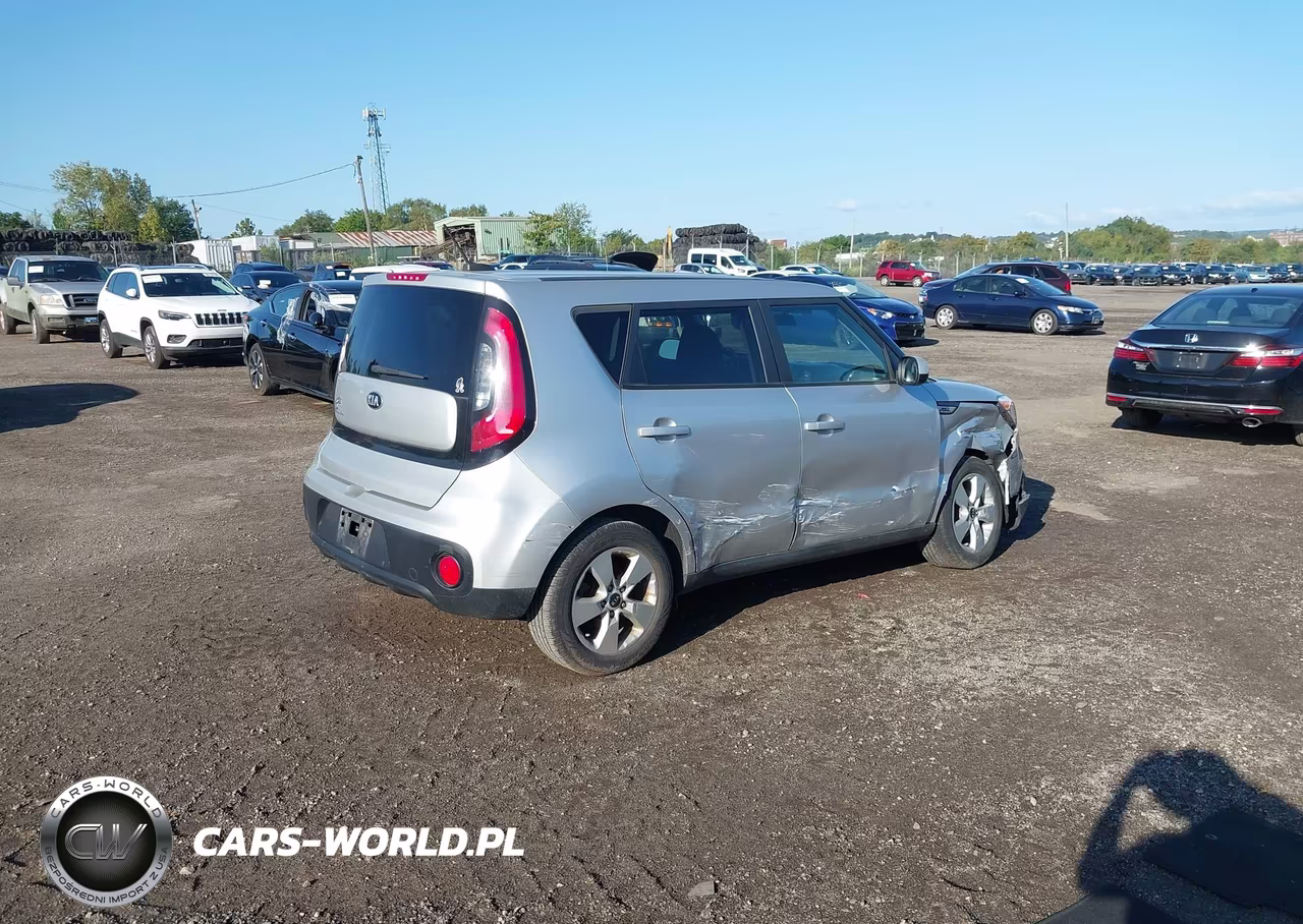 2018 Kia Soul VIN:KNDJN2A28J7613686 - 4
