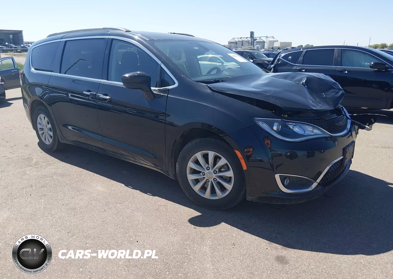 2019 Chrysler Pacifica Touring Plus – zdjęcie 1 z 16