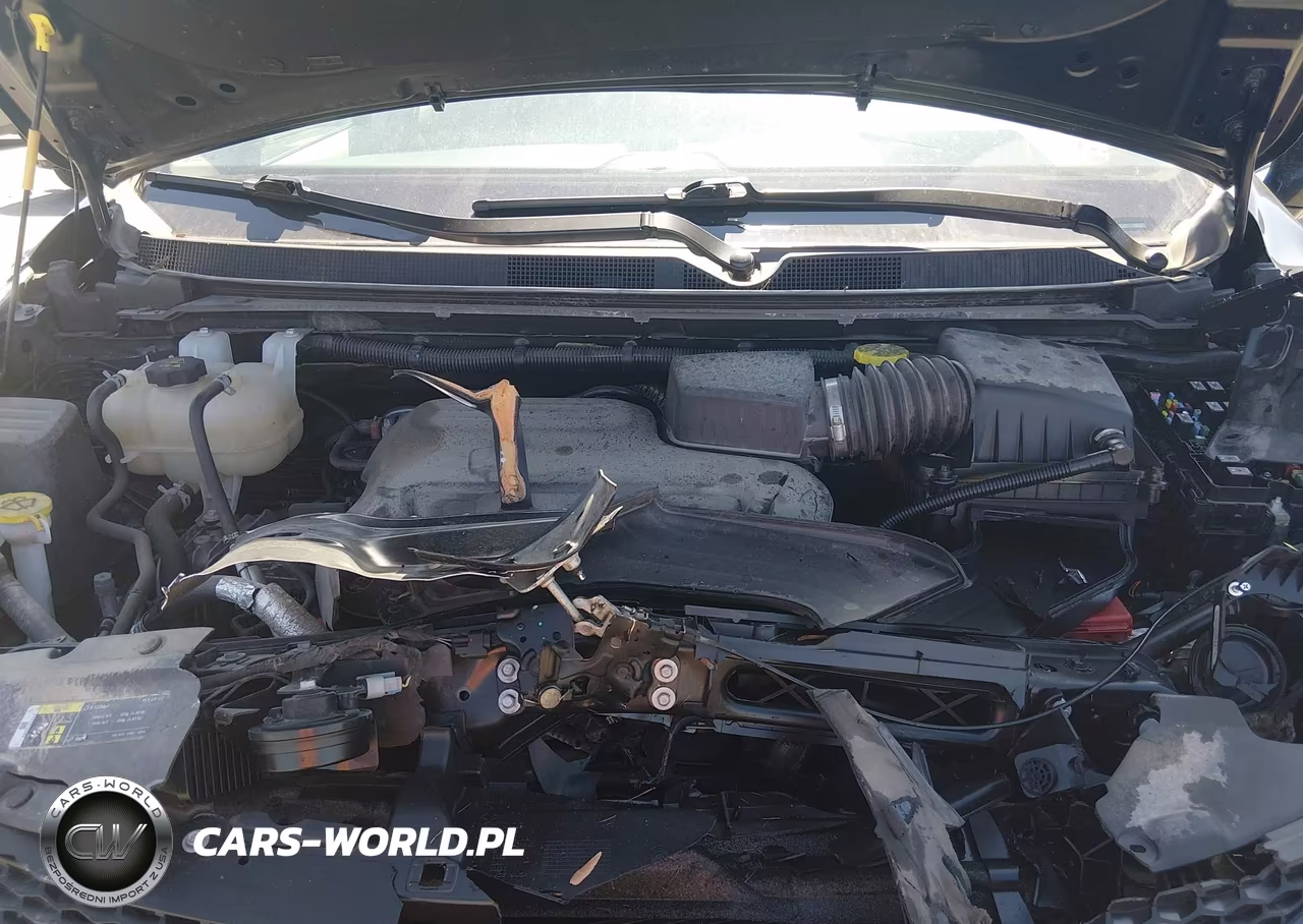 2019 Chrysler Pacifica Touring Plus VIN:2C4RC1FG0KR575085 - 10