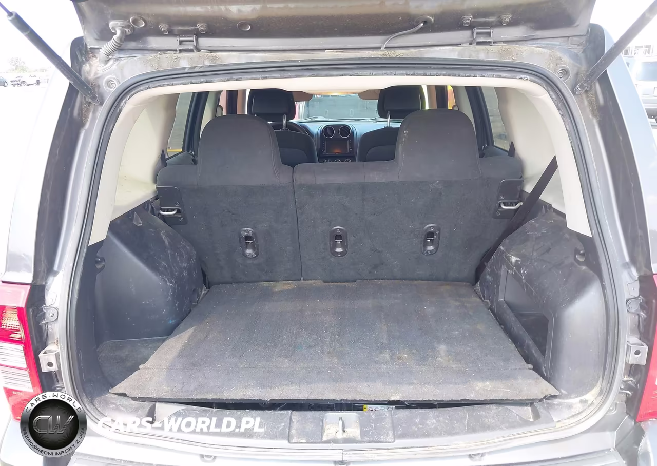 2016 Jeep Patriot Sport VIN:1C4NJPBB6GD547755 - 17