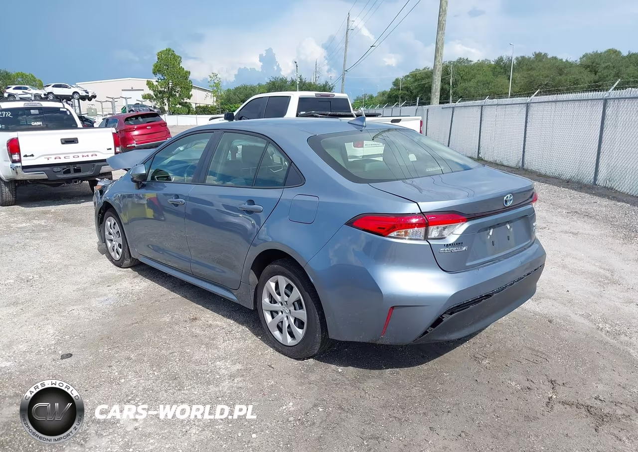 2024 Toyota Corolla Hybrid Le VIN:JTDBCMFE1R3044305 - 3