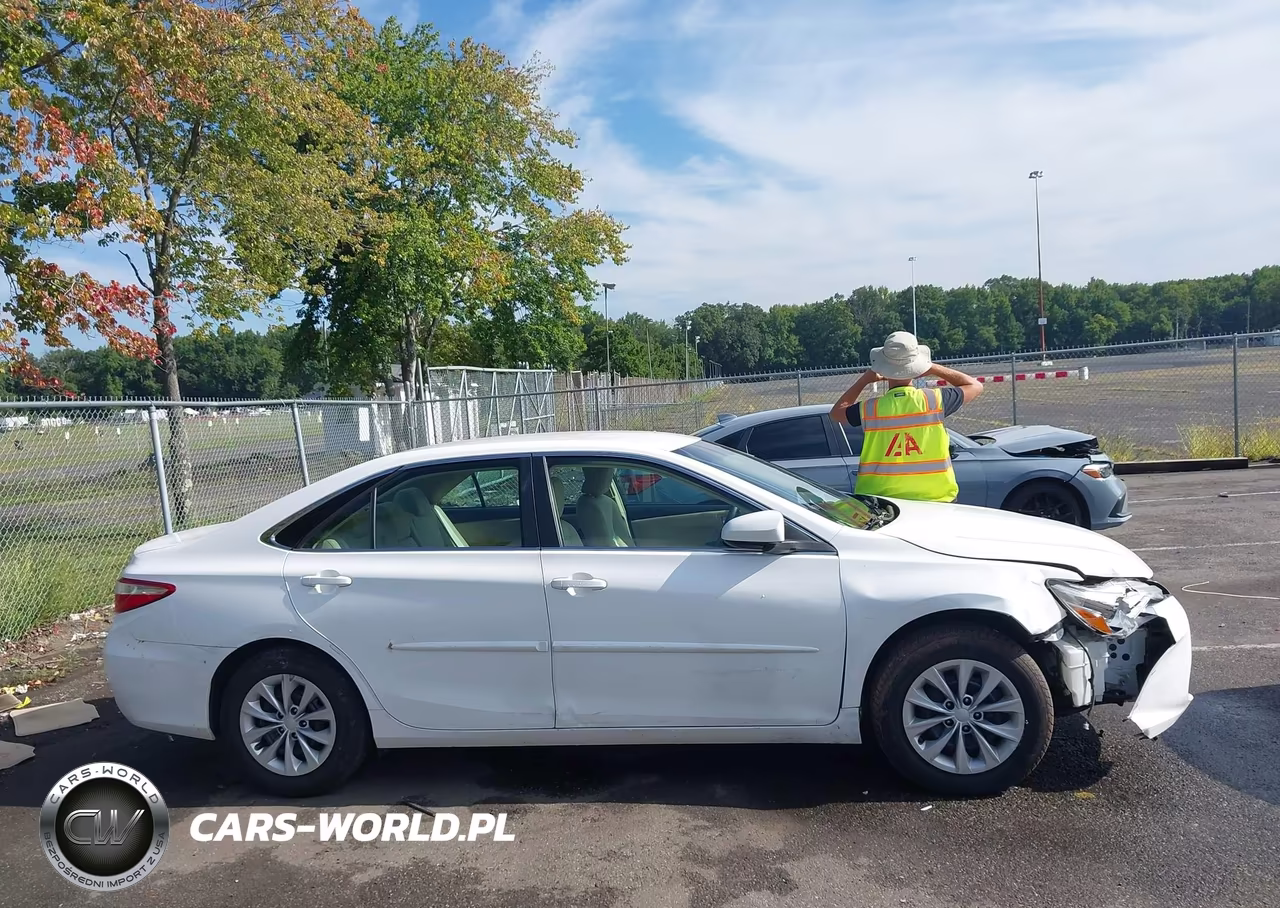 2017 Toyota Camry Le VIN:4T1BF1FK7HU797482 - 13