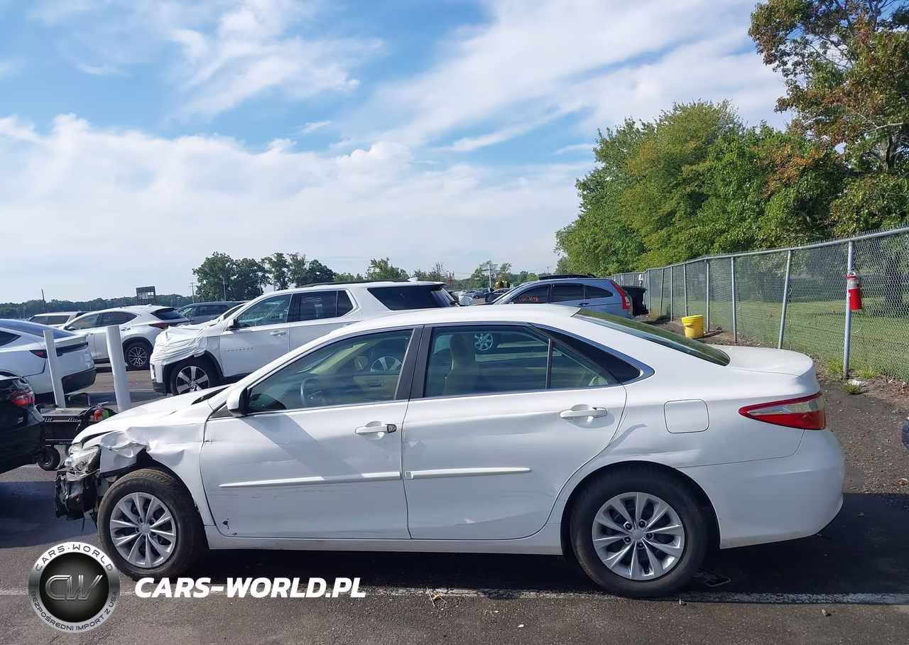 2017 Toyota Camry Le VIN:4T1BF1FK7HU797482 - 14