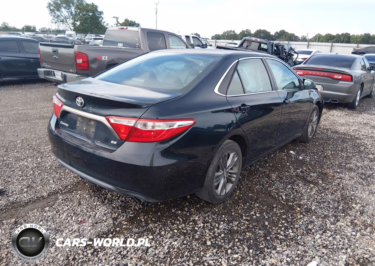 2017 Toyota Camry Se VIN:4T1BF1FK1HU363882 - 4