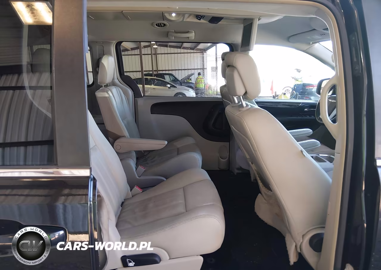 2015 Chrysler Town & Country Touring VIN:2C4RC1BG5FR654781 - 8