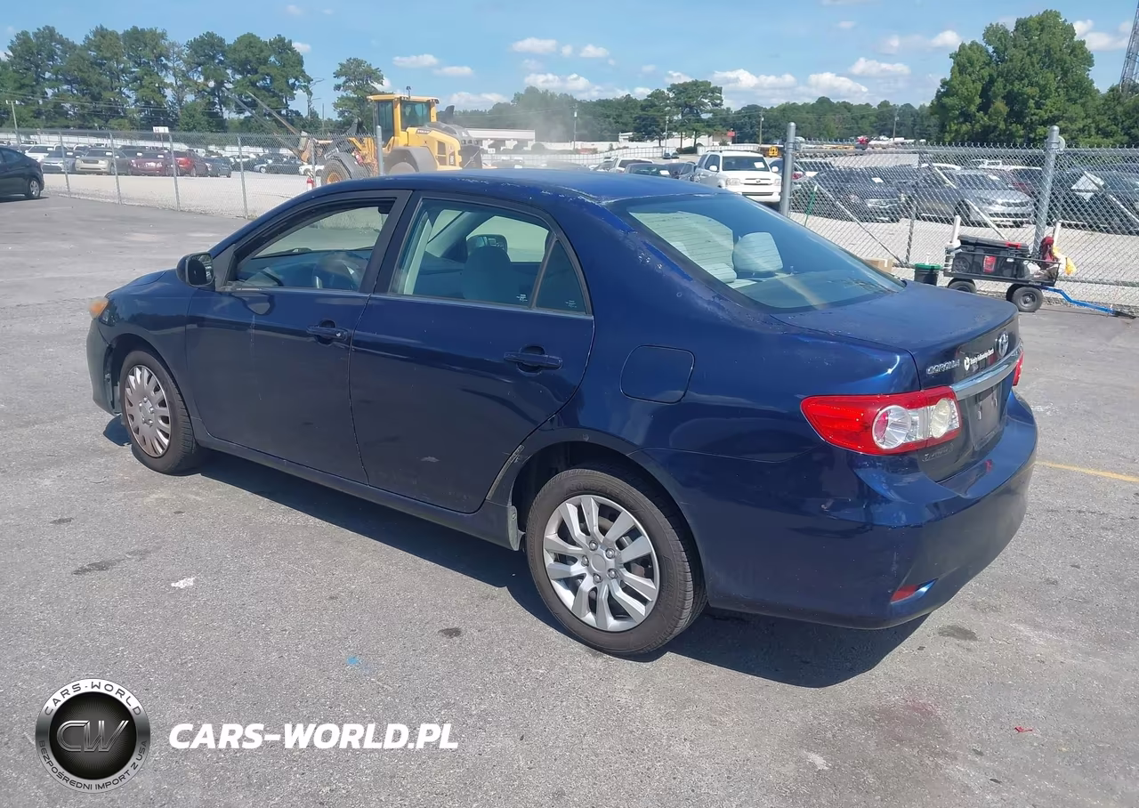2013 Toyota Corolla Le VIN:5YFBU4EEXDP202882 - 3