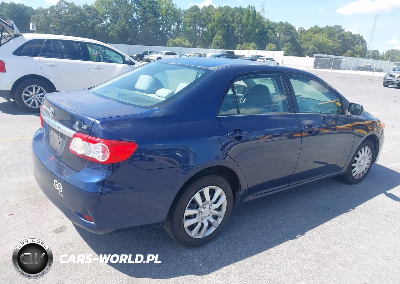 2013 Toyota Corolla Le VIN:5YFBU4EEXDP202882 - 4