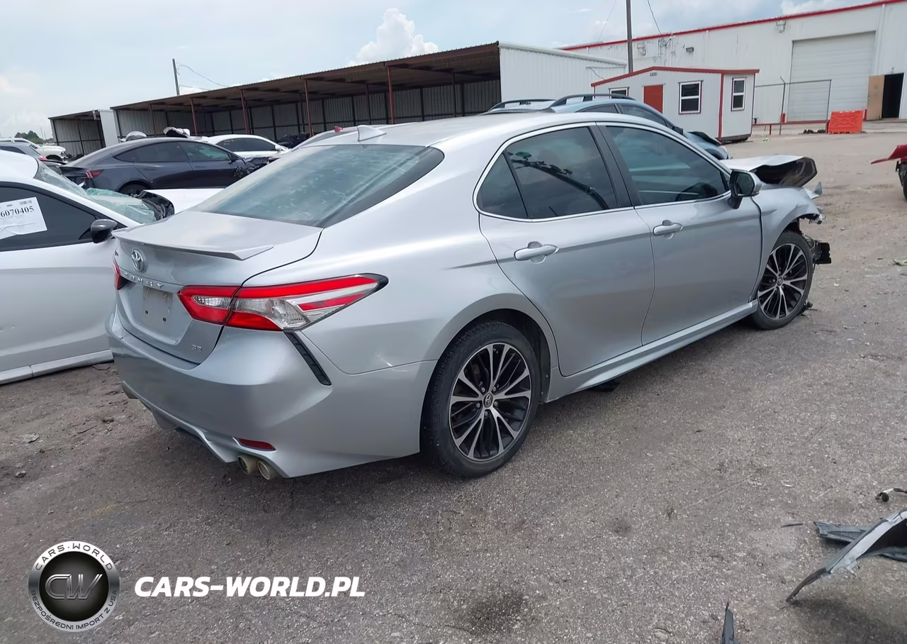 2018 Toyota Camry Se VIN:4T1B11HK6JU025573 - 4